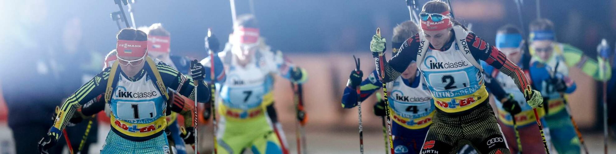 Skifahrer auf dem Biathlon auf Schalke.