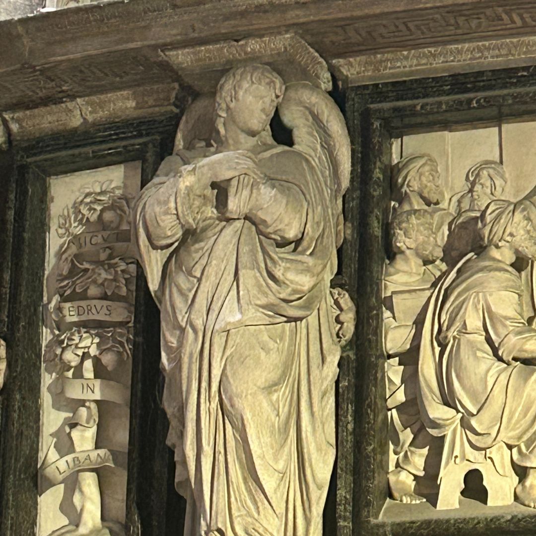 Engelsstatue in Mailand