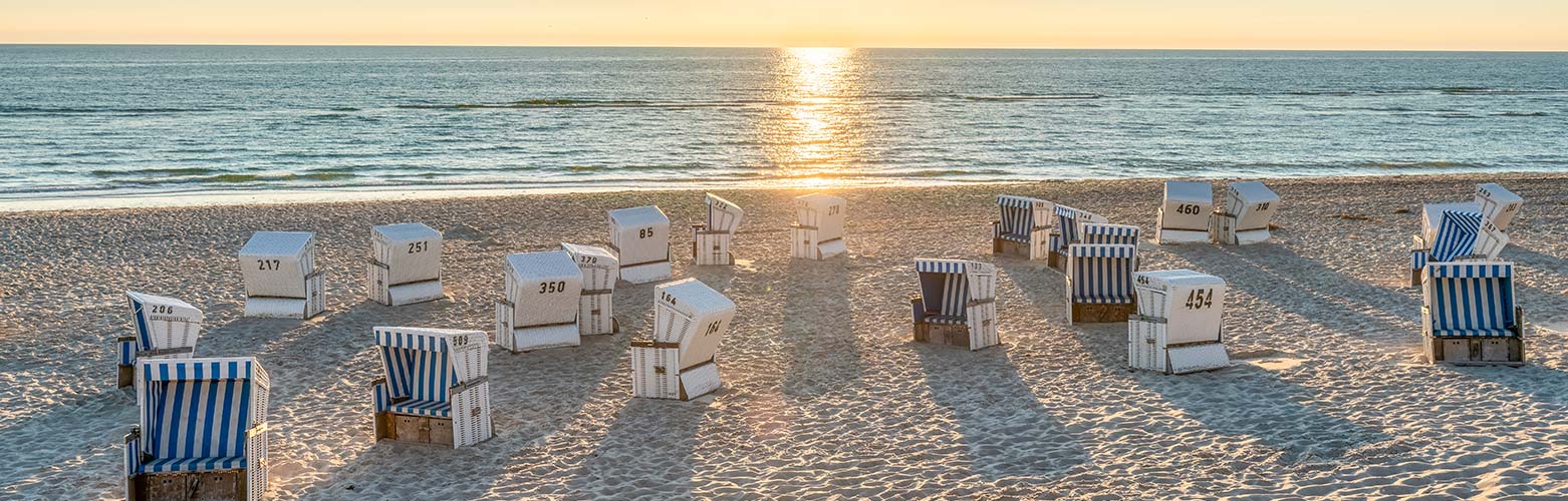 Wunderschöner Strand mit Meer