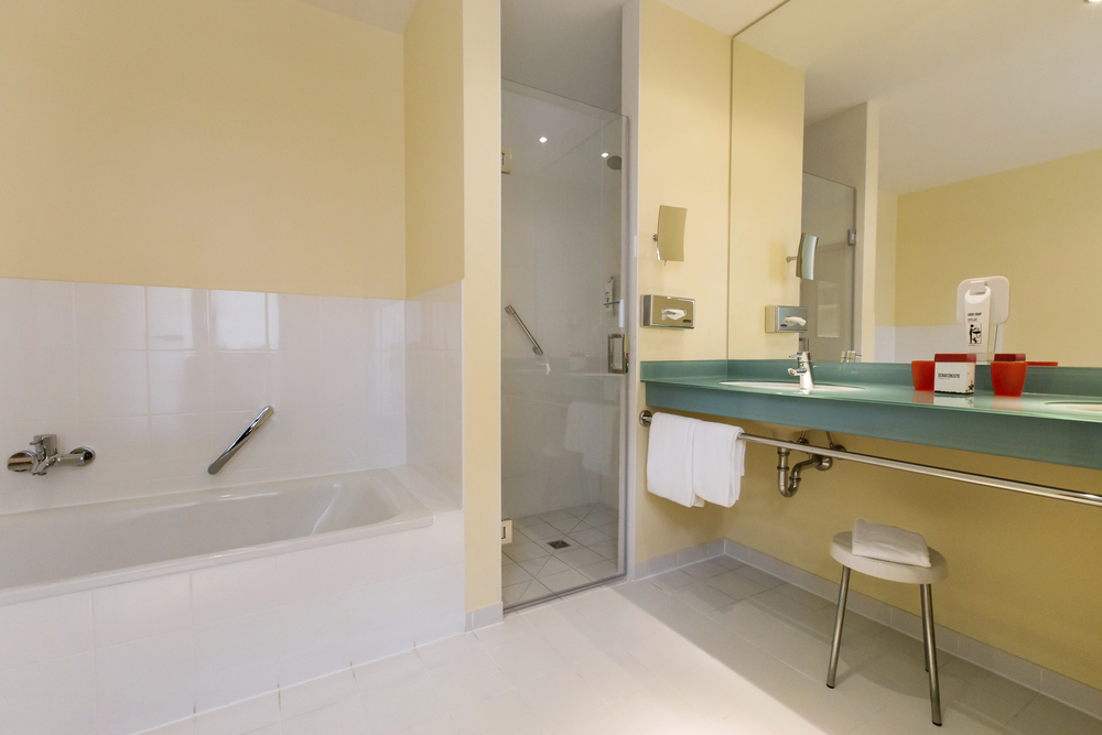 Badezimmer DORMERO Hotel Lüneburg Juniorsuite