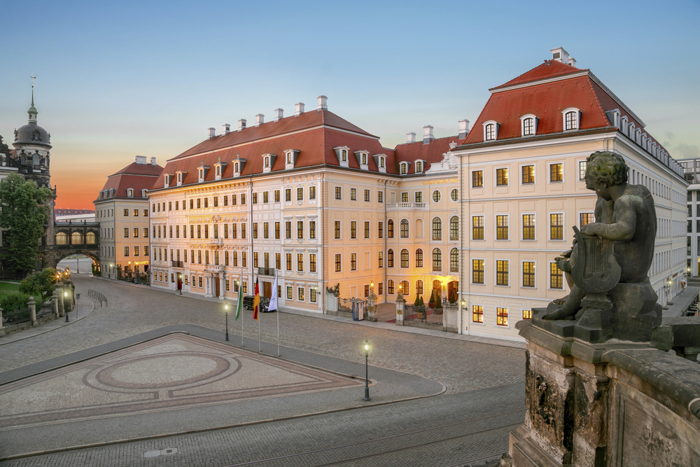 Taschenbergpalais_Exterior by day