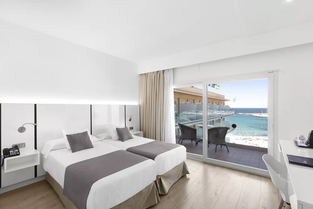 Doppelzimmer mit zwei Einzelbetten im Hotel El Cid auf Mallorca