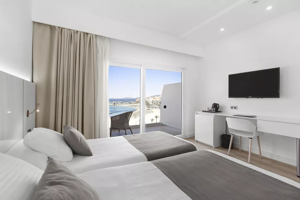 Doppelzimmer mit zwei Einzelbetten im Hotel El Cid auf Mallorca