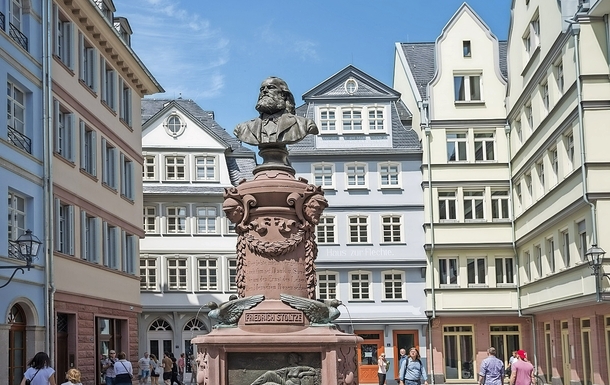 Neue Altstadt Stoltze Brunnen