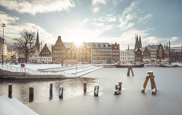 Lübeck Drehbrückenplatz im Schnee