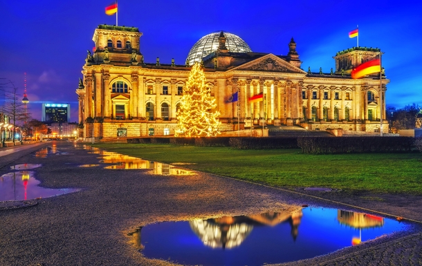 Reichstag zur Weihnachtszeit in Berlin, Deutschland