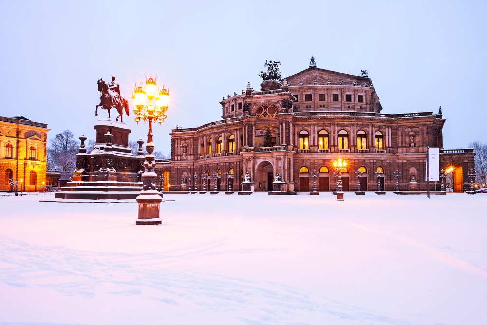 Semperoper im Winter