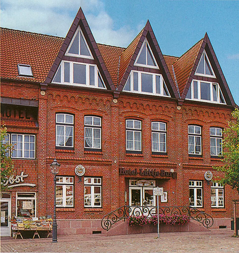 Außenansicht des Hotel Lüttje Burg