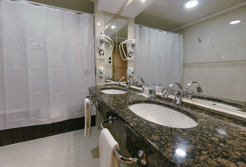 Badezimmer eines Zimmers im Hotel Talisman auf den Azoren