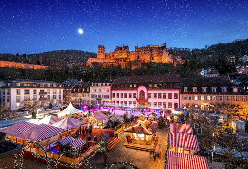 Luftansicht des Weihnachtsmarkts in Heidelberg