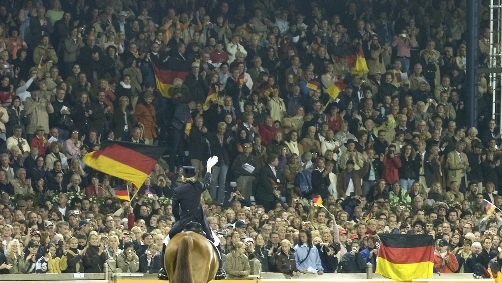 Publikum in der Chio Arena in Aachen bei der Reit-WM