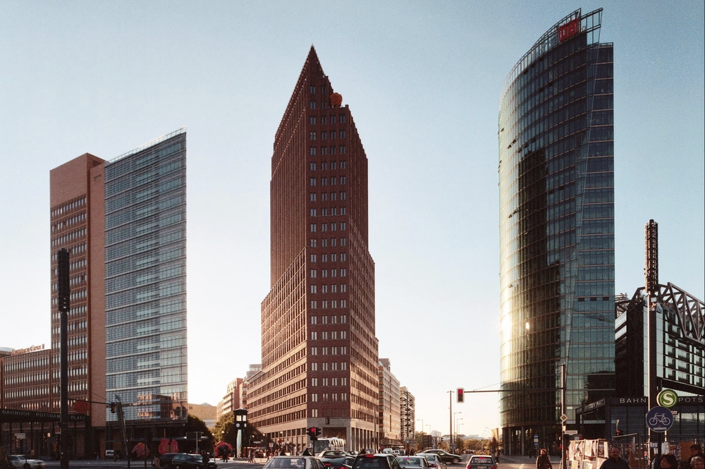 Skyline von Berlin mit Hochhäusern am Potsdamer Platz