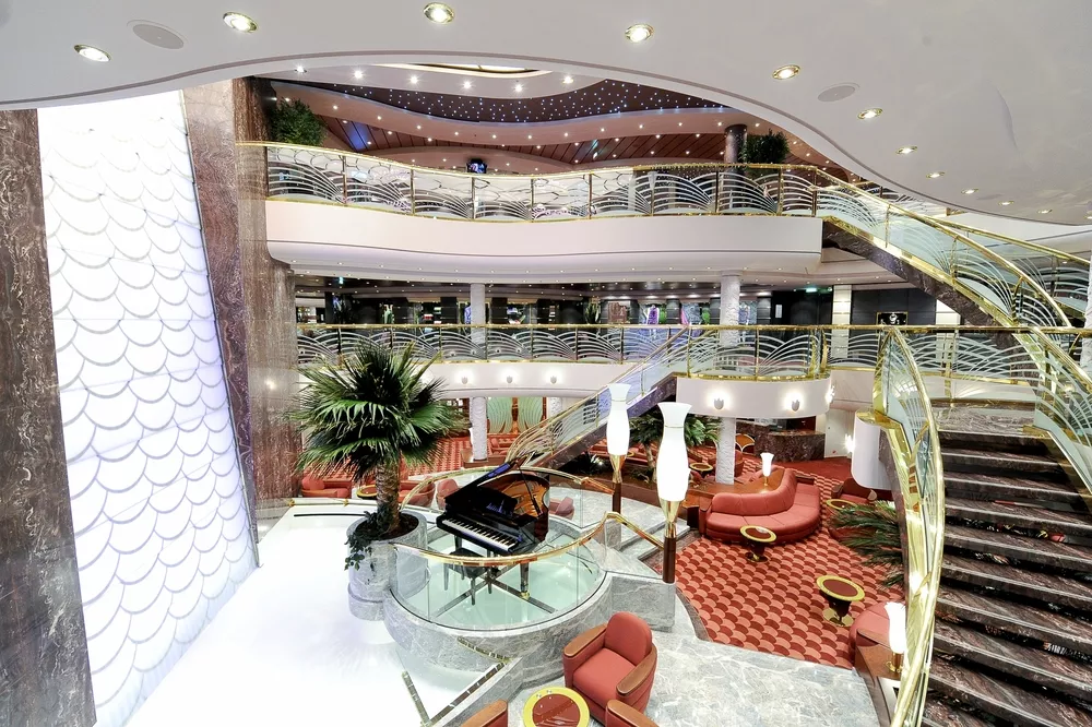 MSC Magnifica Lobby