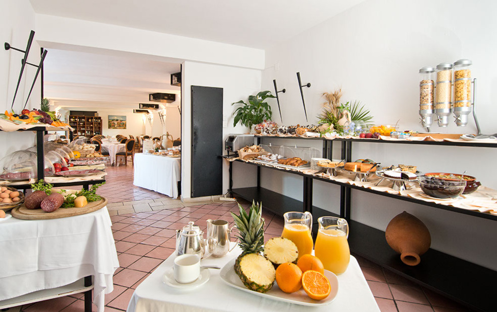 Frühstückbuffet des Hotel Masseria Santa Lucia