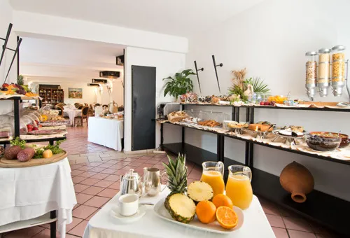 Frühstückbuffet des Hotel Masseria Santa Lucia