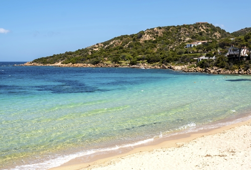 Strand von Baia Sardinia