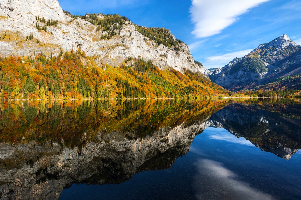 Spiegelung auf dem Leopoldsteinersee, Österreich