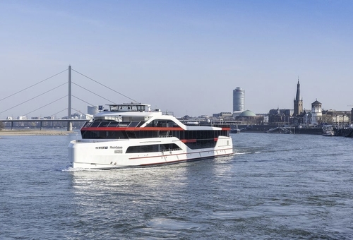 Silvester Schifffahrt auf dem Rhein, Düsseldorf lädt ein!