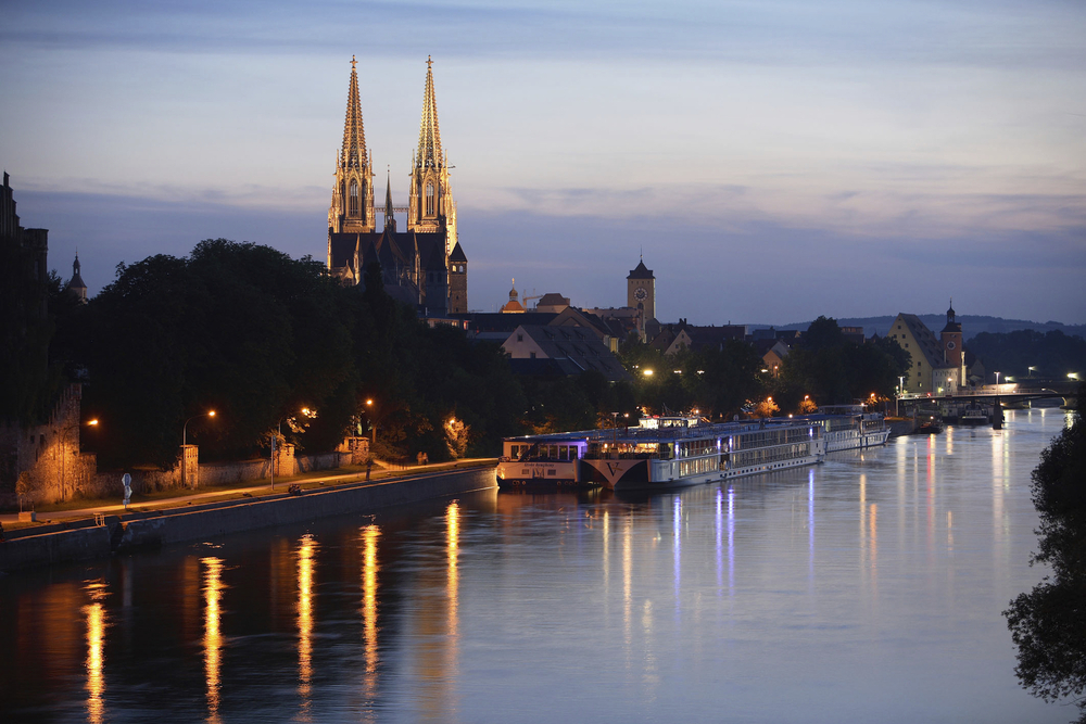 Donau bei Nacht Regensburg