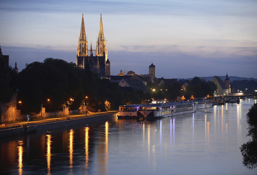 Donau bei Nacht Regensburg