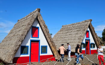 Reetdachhäuser auf Madeira