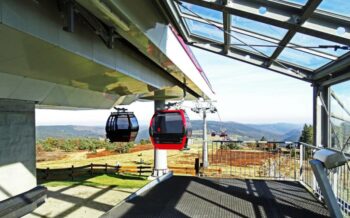 Seilbahn in Willingen zu der Sommerzeit.