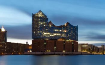 Es ist die Elbphilharmonie zu sehen