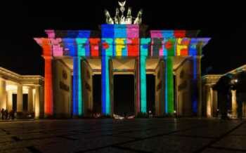 Das Brandenburger Tor beleuchtet am Lichterfest